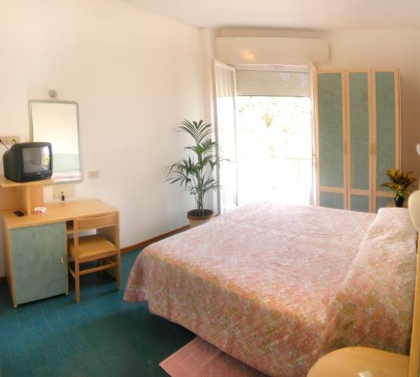 Hotel Globus เชเซนาติโก ภายนอก รูปภาพ